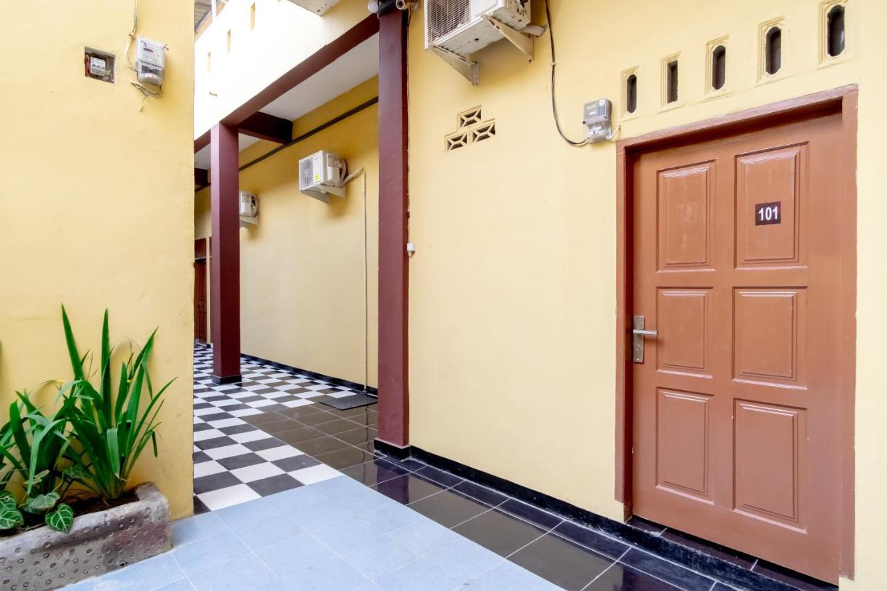 Oyo 1668 Yvel Syariah Hotel 2*