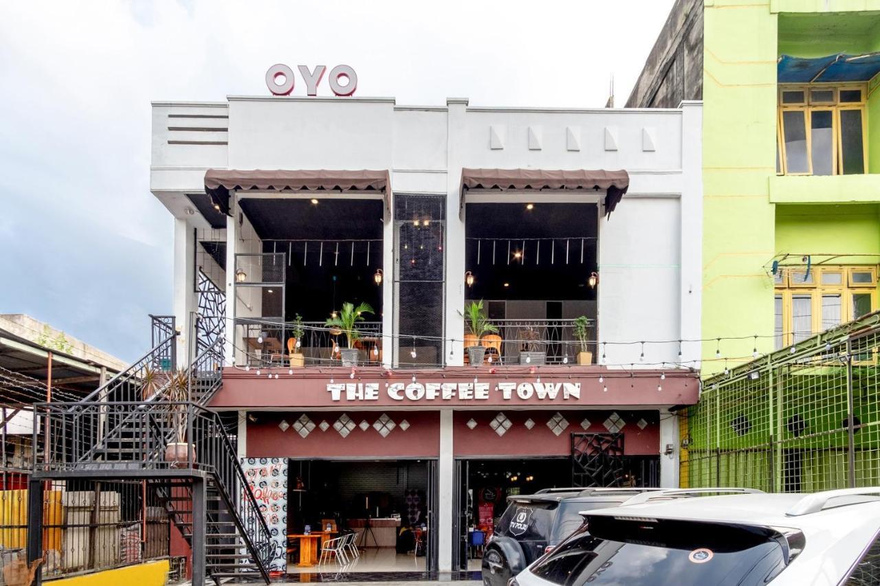Oyo 1668 Yvel Syariah Hotel Medan
