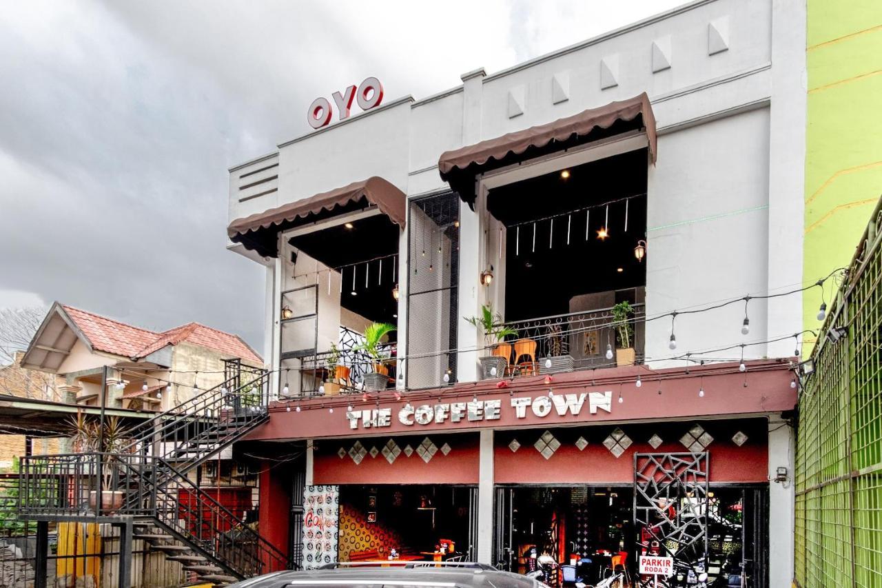 Oyo 1668 Yvel Syariah Hotel