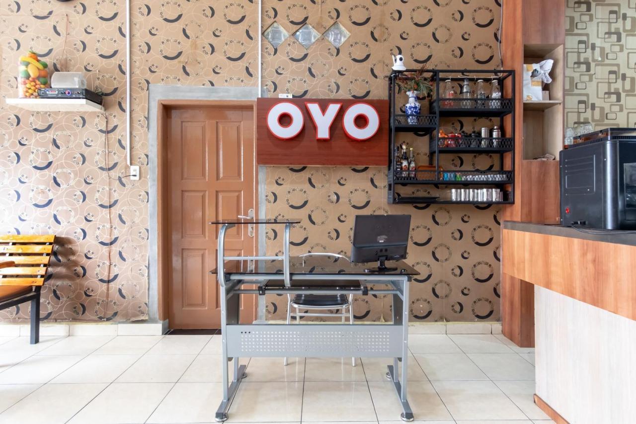 Oyo 1668 Yvel Syariah Hotel Medan